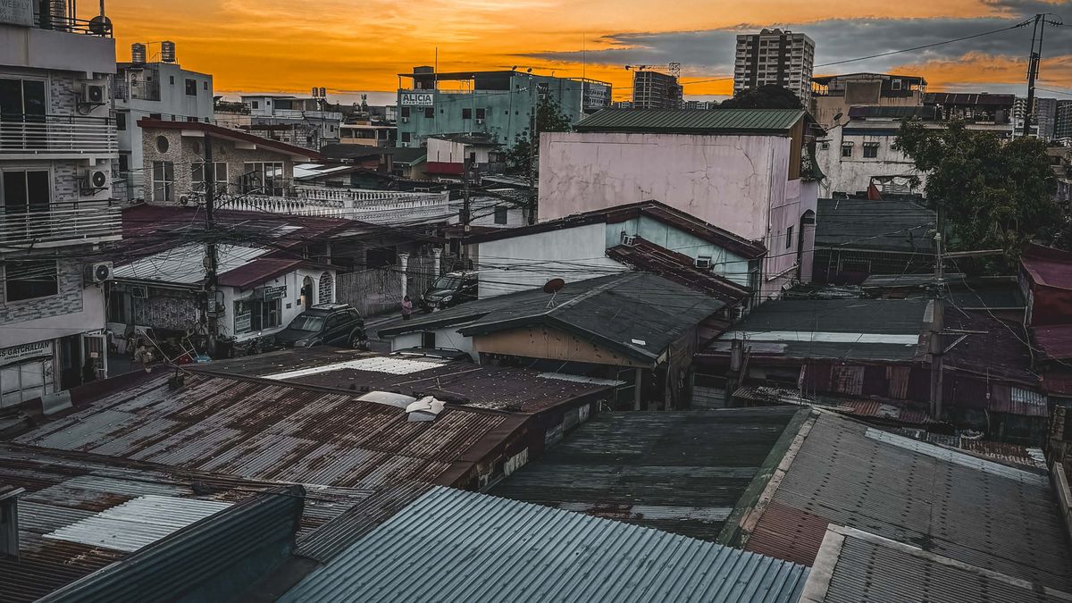 Kameramanka Šárka trčí v hotelu u letiště na Filipínách. Ven večer moc nechodíme, může to být nebezpečné, říká